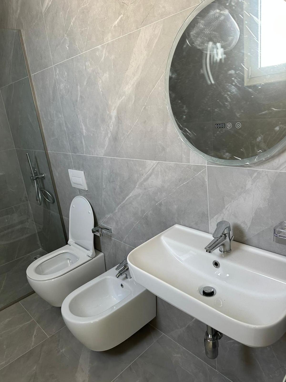 Laid Hotel Wlora Zewnętrze zdjęcie