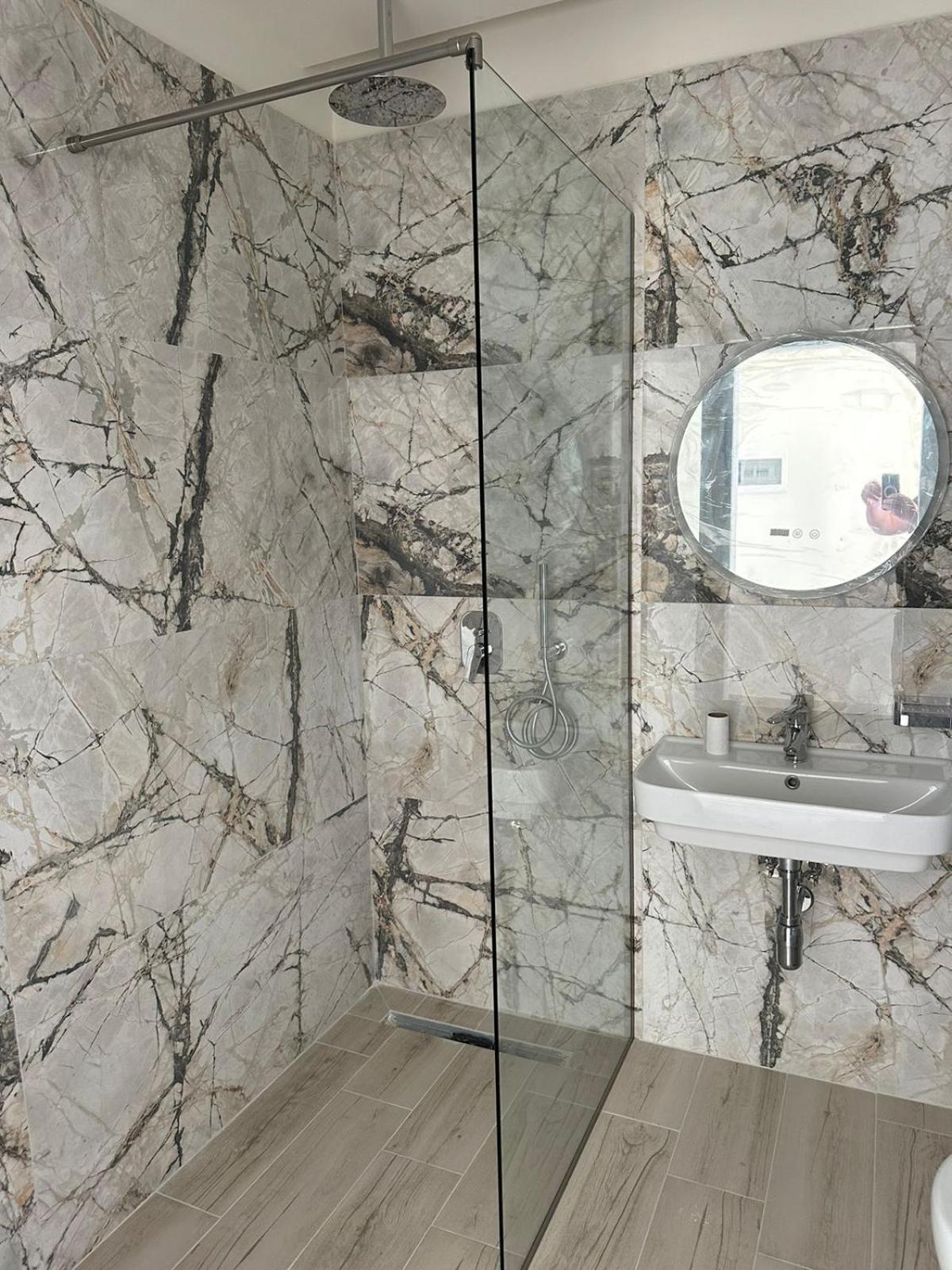 Laid Hotel Wlora Zewnętrze zdjęcie