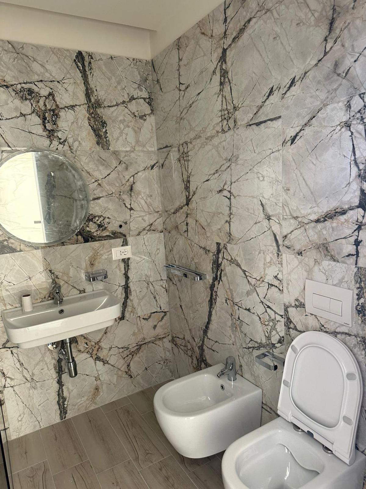 Laid Hotel Wlora Zewnętrze zdjęcie