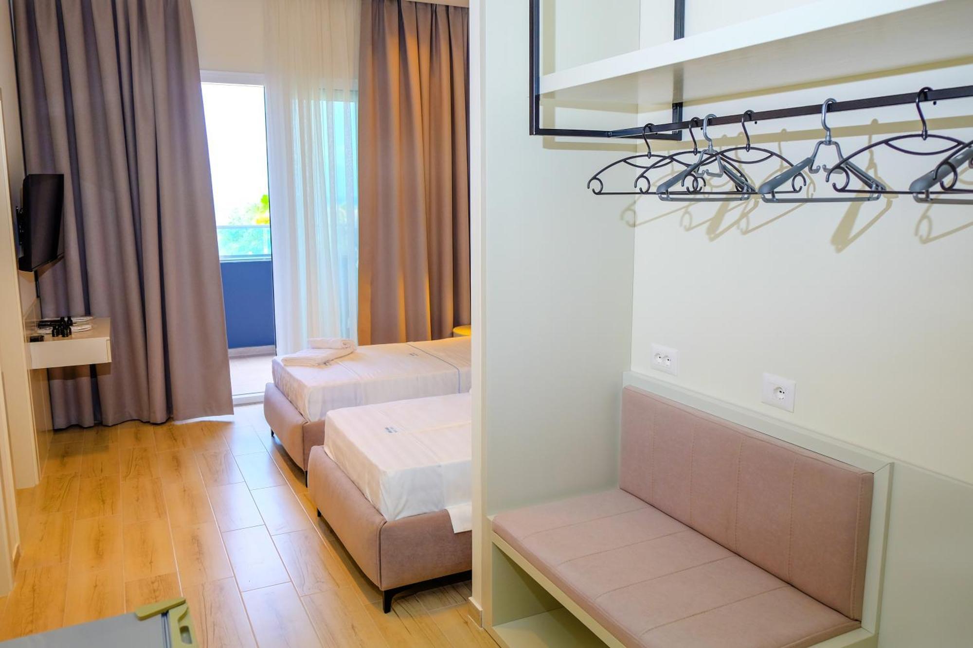 Laid Hotel Wlora Zewnętrze zdjęcie