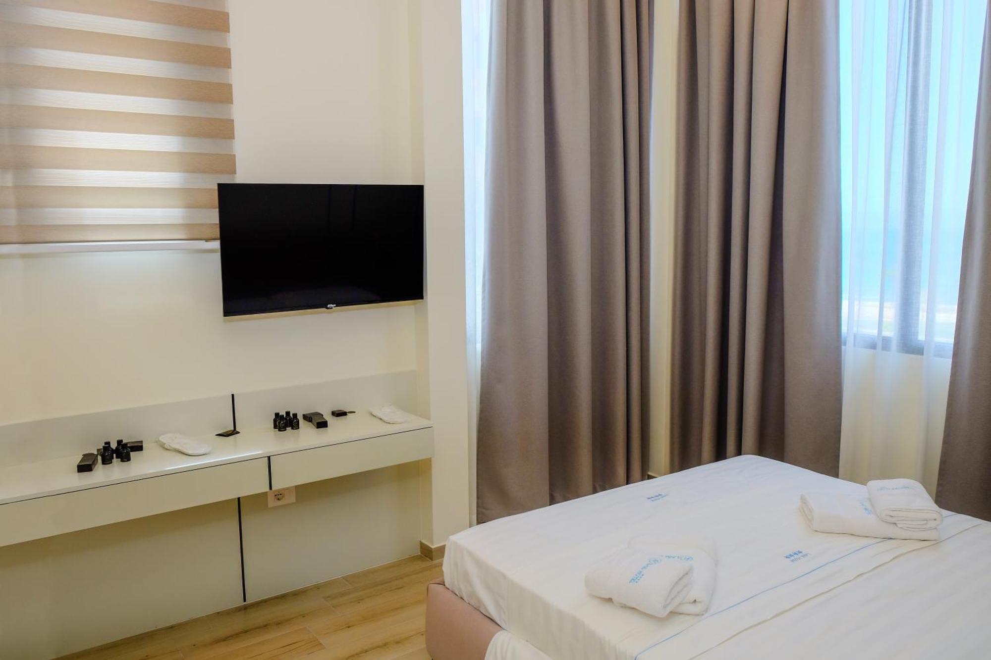 Laid Hotel Wlora Zewnętrze zdjęcie