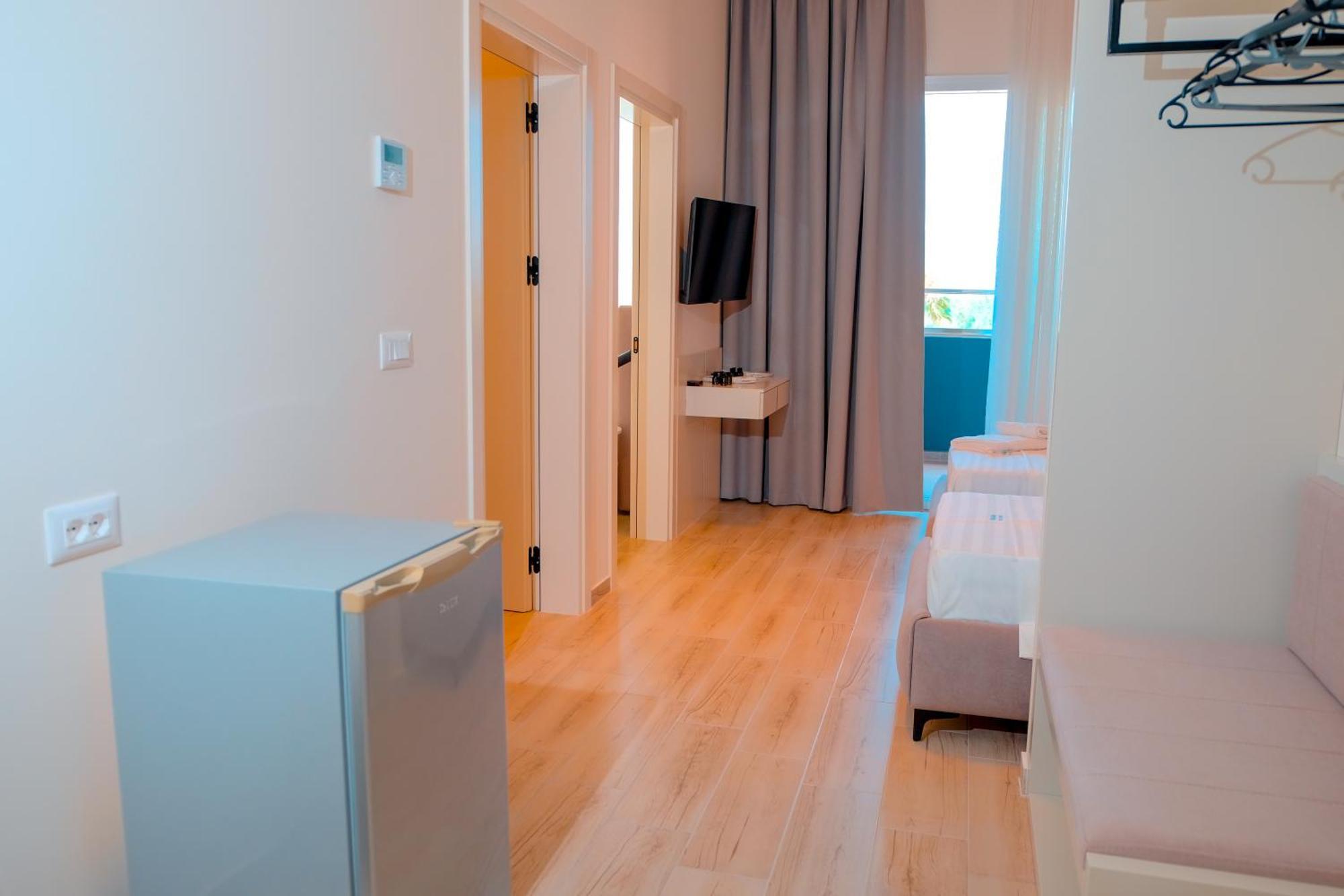 Laid Hotel Wlora Zewnętrze zdjęcie