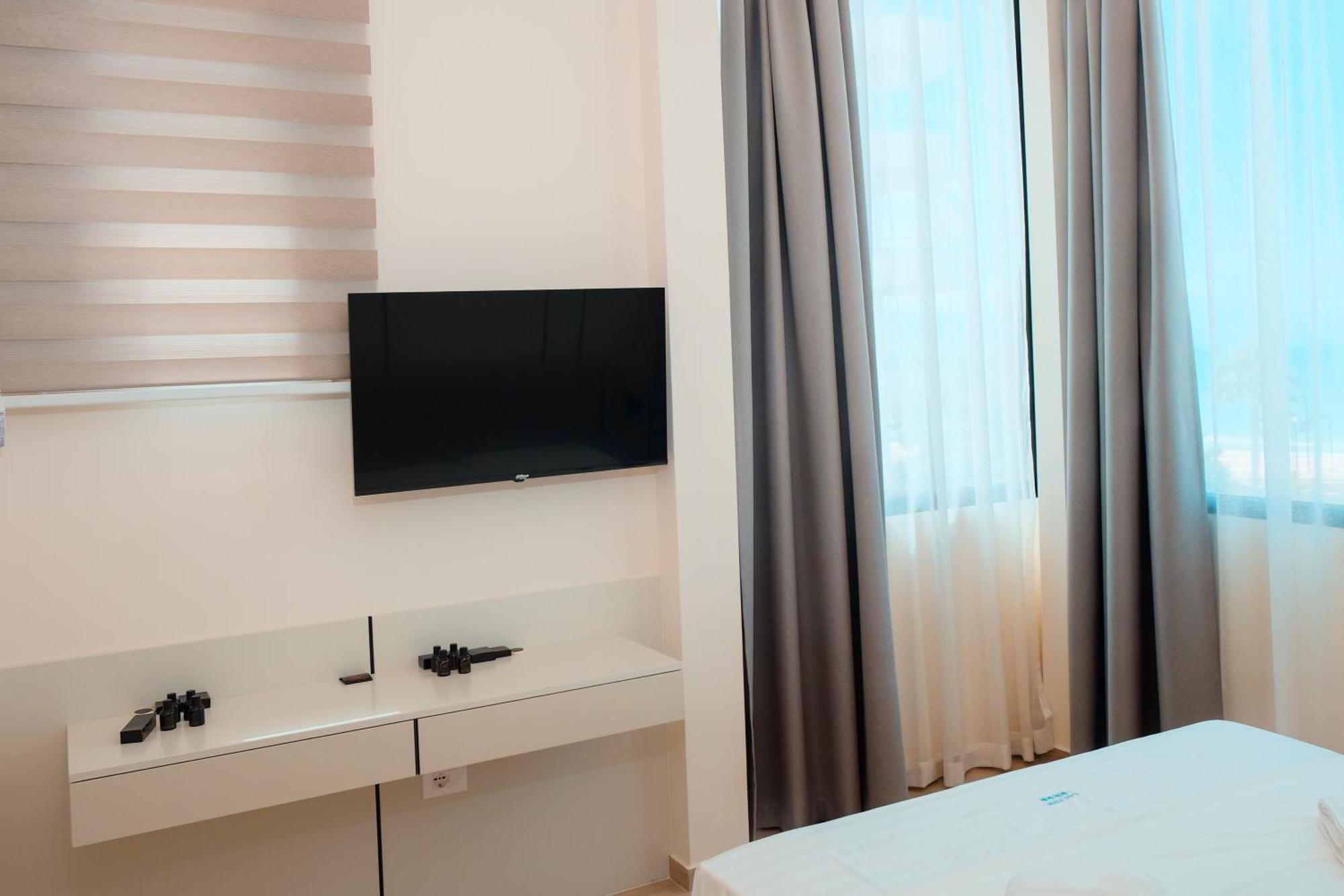 Laid Hotel Wlora Zewnętrze zdjęcie