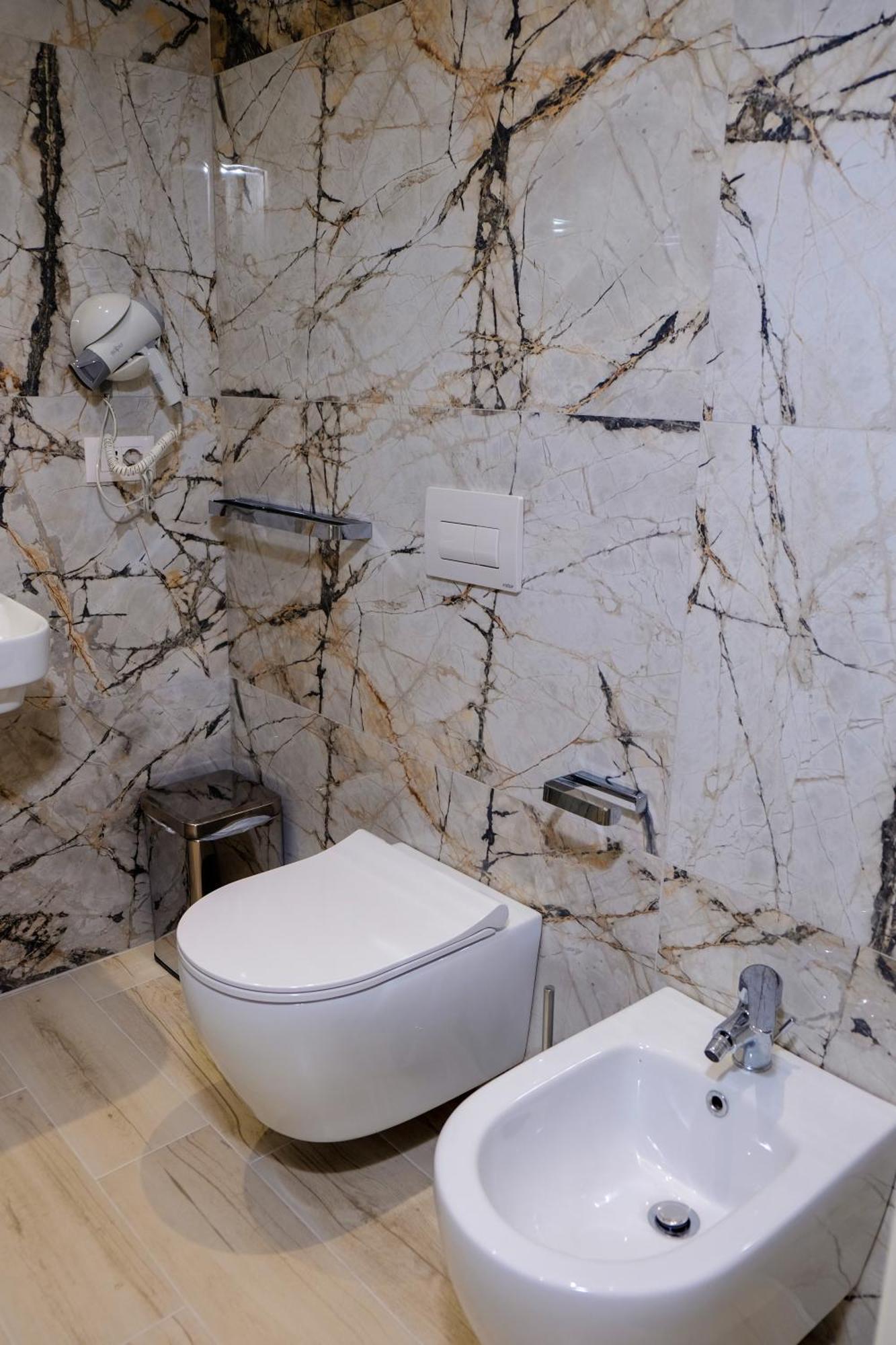 Laid Hotel Wlora Zewnętrze zdjęcie