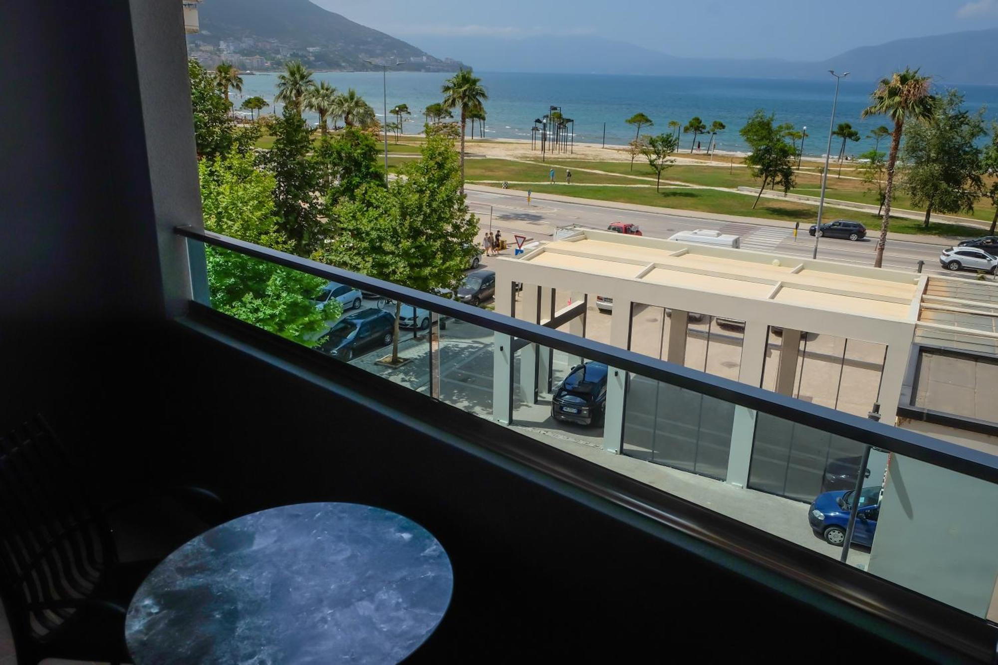 Laid Hotel Wlora Zewnętrze zdjęcie