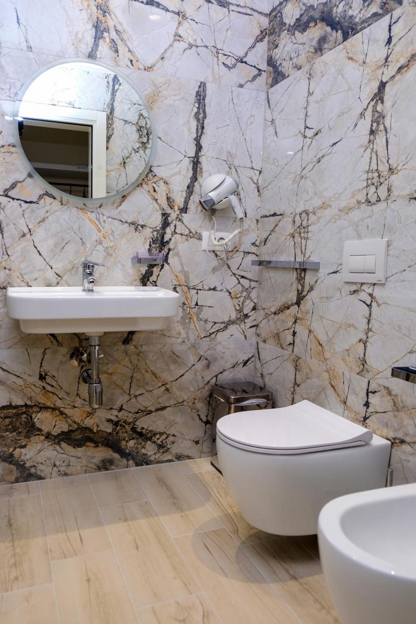 Laid Hotel Wlora Zewnętrze zdjęcie